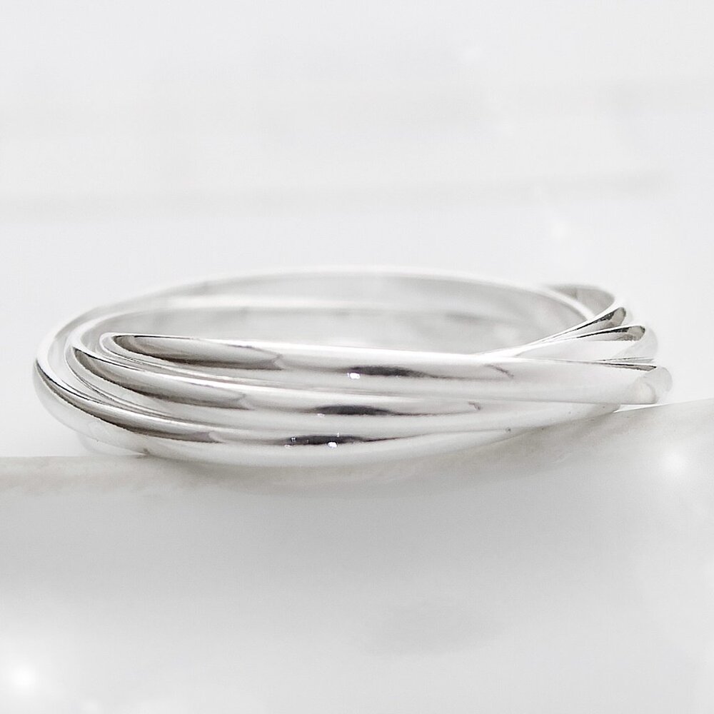 Sleek 925 Silver Interlocking Ring, Modern Minima… - image 1
